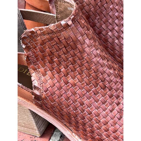 Womens Leather woven weave Diba True Zest Open Round Toe Sandals 8โฆNot For Sale - Picture 9 of 12
